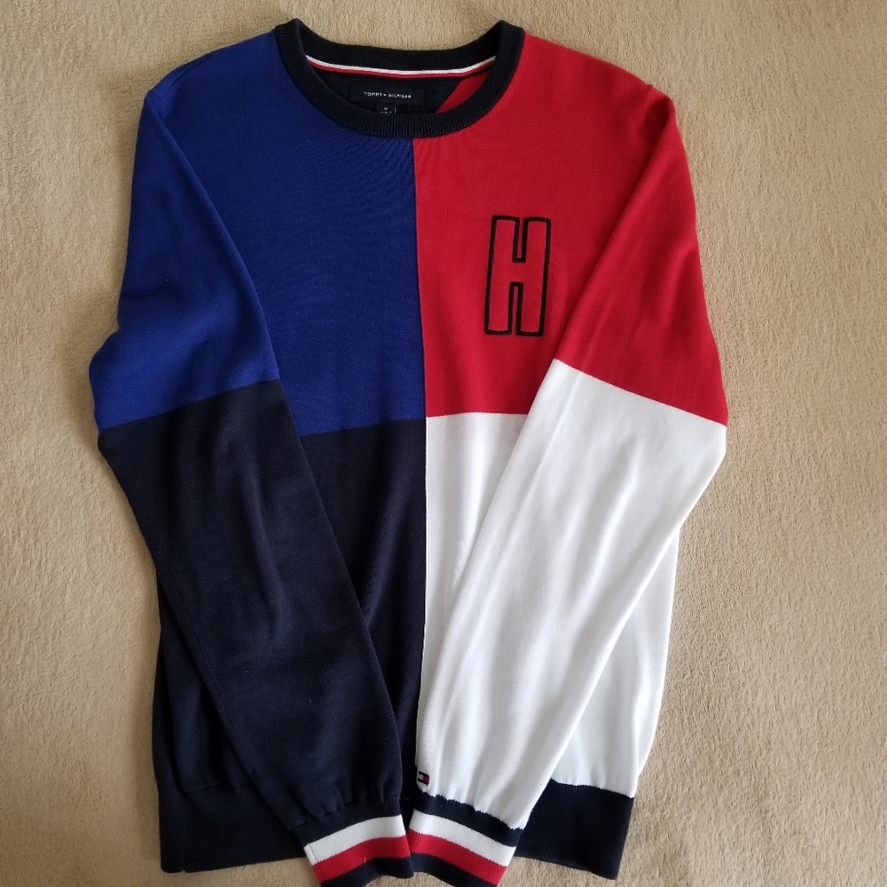 🆕️Tommy Hilfiger Color block Sweater🔹limited🔹 - Picture 1 of 4